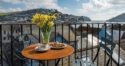 River View Apartment with Parking & Balcony