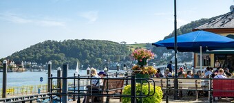 B&B Bunk Room Above Café Alf Resco in Dartmouth