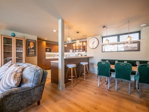 Interior - Stylish Waterfront Home With River Dart Views (Dartmouth)