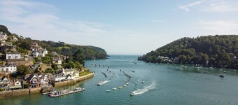 Riverside Apartment with Stunning River Dart View