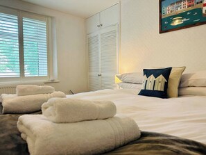 2 chambres, fer et planche à repasser, Wi-Fi gratuit, draps fournis