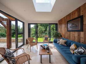 Smart-tv en een open haard