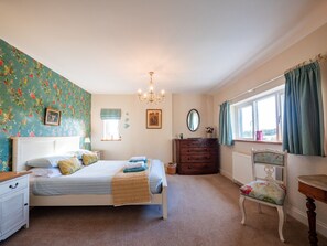 5 chambres, fer et planche à repasser, lit parapluie, Wi-Fi gratuit