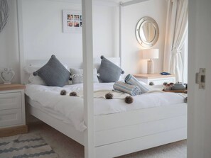 6 soverom, strykejern/-brett, reiseseng for barn og wi-fi (inkludert)