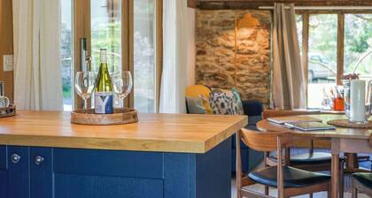 Escape to an Idyllic Countryside Couple's Retreat