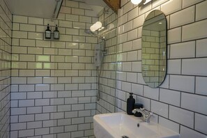 Hårføner og håndklær