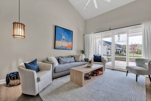 Smart TV, books - Amenity filled Peninsula!  24242 Canoe (Millsboro)