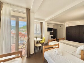 Bureau, Wi-Fi gratuit, draps fournis