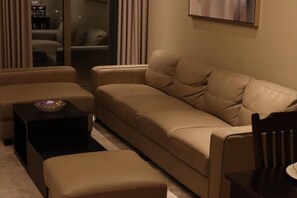 Iconic Studio with Burj Khalifa View | 起居区 | 50-厘米智能电视（配备数码频道）