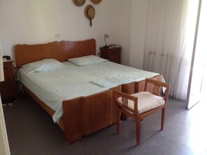 2 makuuhuonetta, silitysrauta/-lauta, Wi-Fi, vuodevaatteet