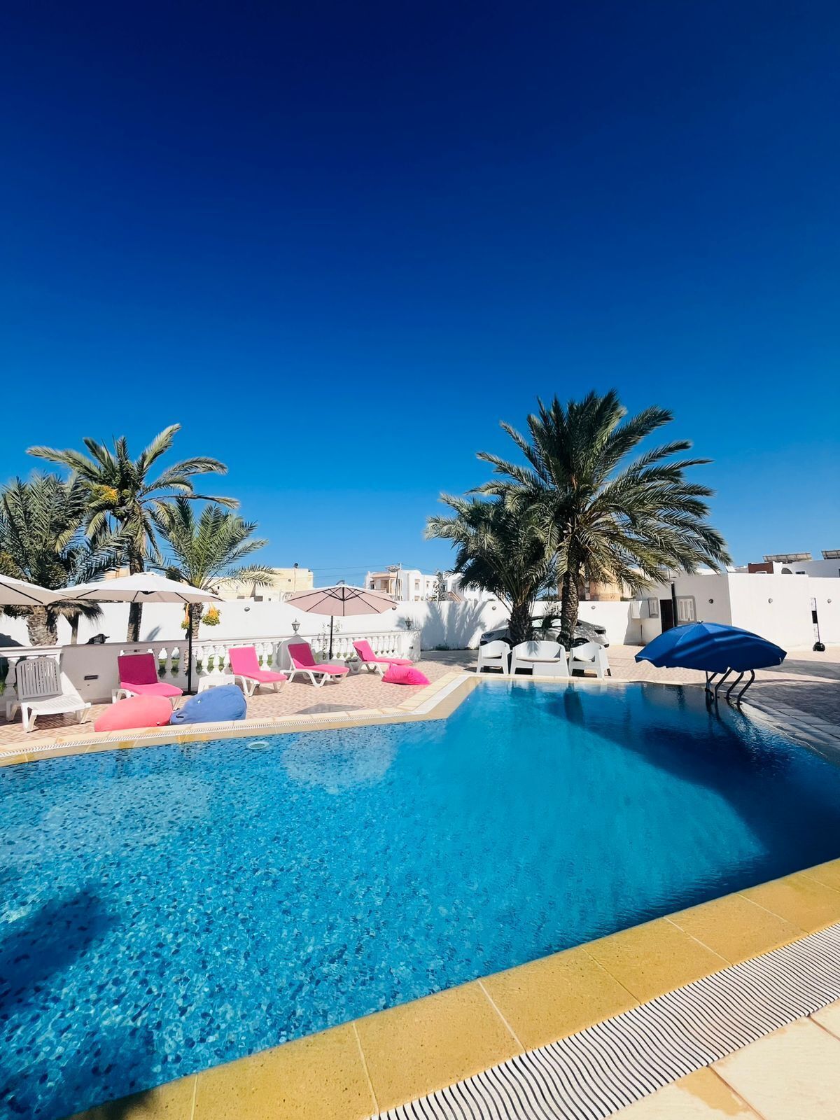 Hồ bơi ngoài trời 