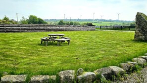 Outdoor dining - Ballycrystal House Getaway – Perfect escape for unforgettable group gatherings (Bunclody)