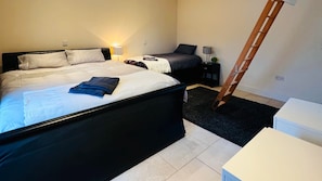 6 Schlafzimmer, Bügeleisen/Bügelbrett, kostenloses WLAN, Bettwäsche