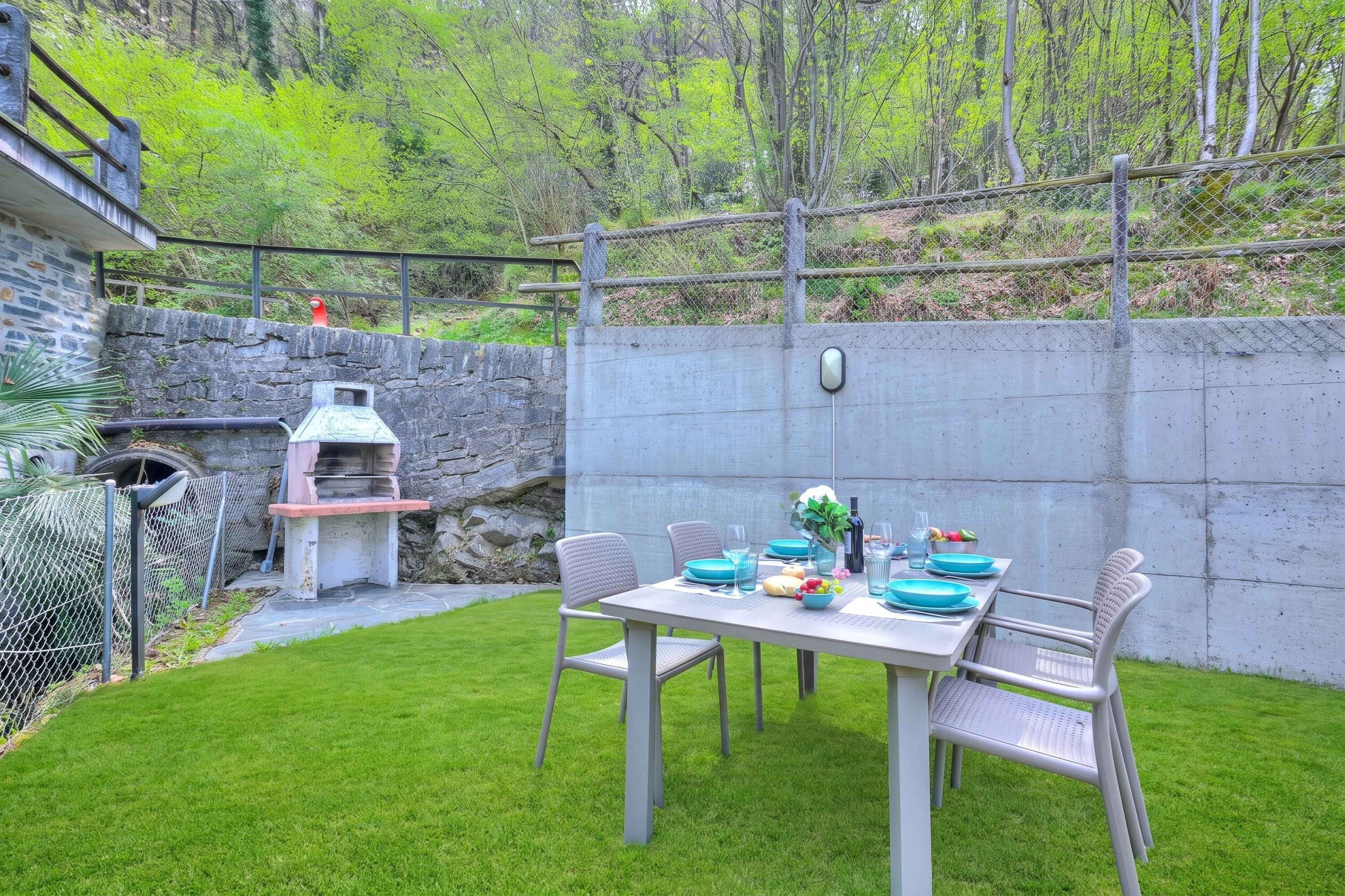 Family Villa, 2 Bedrooms, Terrace, Mountainside (Casa Zaira 1 2BR in Caviano) | Outdoor dining