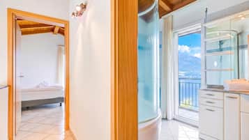 Family Villa, 2 Bedrooms, Terrace, Mountainside (Casa Zaira 1 2BR in Caviano) | 2 bedrooms