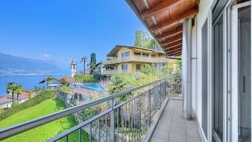 Family Villa, Multiple Bedrooms, Mountainside (Casa Zaira 1) | Property grounds