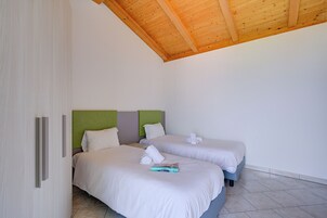 Family Villa, Multiple Bedrooms, Mountainside (Casa Zaira 1) | 2 bedrooms, free WiFi, bed sheets