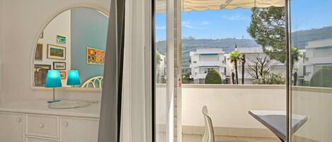 Appartement familial, plusieurs chambres (Garden & Surf Residenza By Max) | Balcon