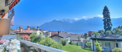 Khu ẩm thực ngoài trời