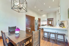 House (3 Bedrooms) | Interior - Walkable & Historic Houston Heights Bungalow! (Houston)