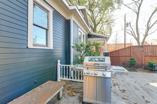 Walkable & Historic Houston Heights Bungalow!