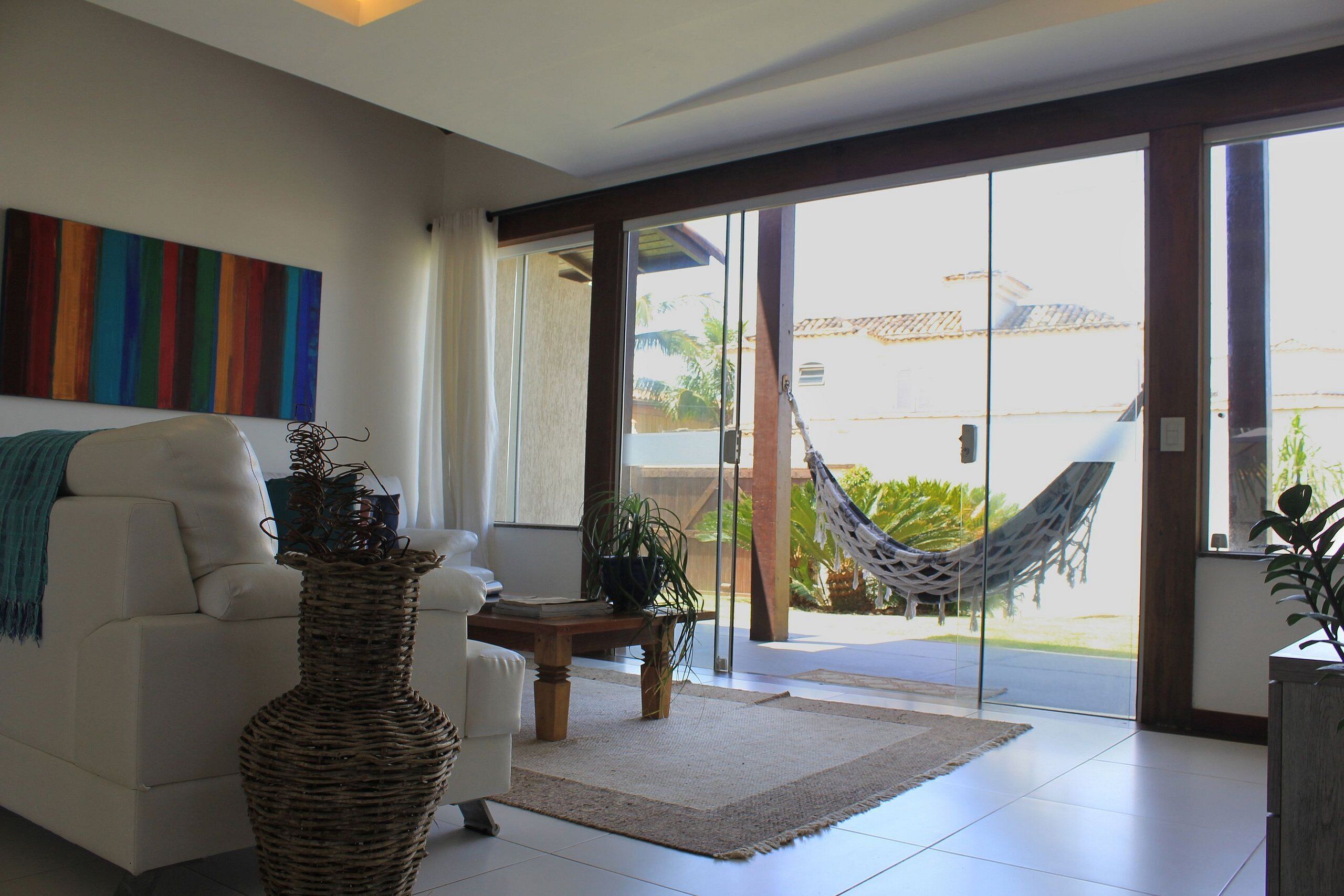 Casa luxo, 4 quartos, piscina particular, ao lado da praia | Área de estar