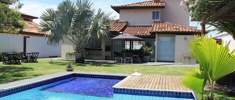 Deluxe House, 4 Bedrooms, Private Pool, Beachside | Pool