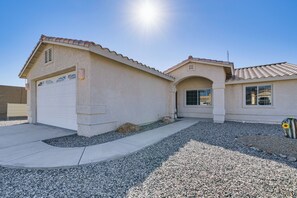 House (3 Bedrooms) | Interior - 1 Mi to Windsor Beach - Lake Havasu City Home (Lake Havasu City)