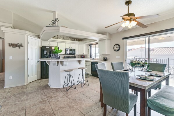 House (3 Bedrooms) | Interior - 1 Mi to Windsor Beach - Lake Havasu City Home (Lake Havasu City)