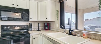 1 Mi to Windsor Beach - Lake Havasu City Home