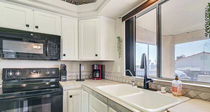 1 Mi to Windsor Beach - Lake Havasu City Home