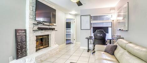 Apartment (2 Bedrooms) | Front of property