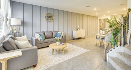 7 Mi to European Village: Pond-front Townhome!