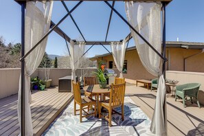 Apartment (2 Bedrooms) | Front of property - Walkable Apt in Carbondale: 'luxury Artist's Loft' (Carbondale)