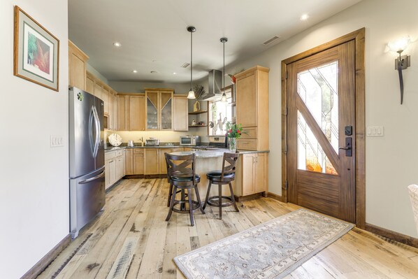 Apartment (2 Bedrooms) | Interior - Walkable Apt in Carbondale: 'luxury Artist's Loft' (Carbondale)