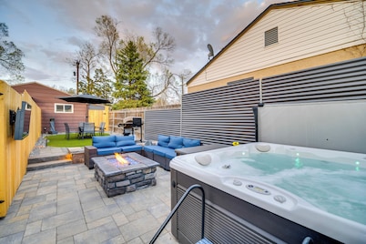 Colorado Springs Apt w/ Private Hot Tub