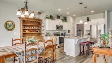 Rumah (4 Bedrooms) | Interior