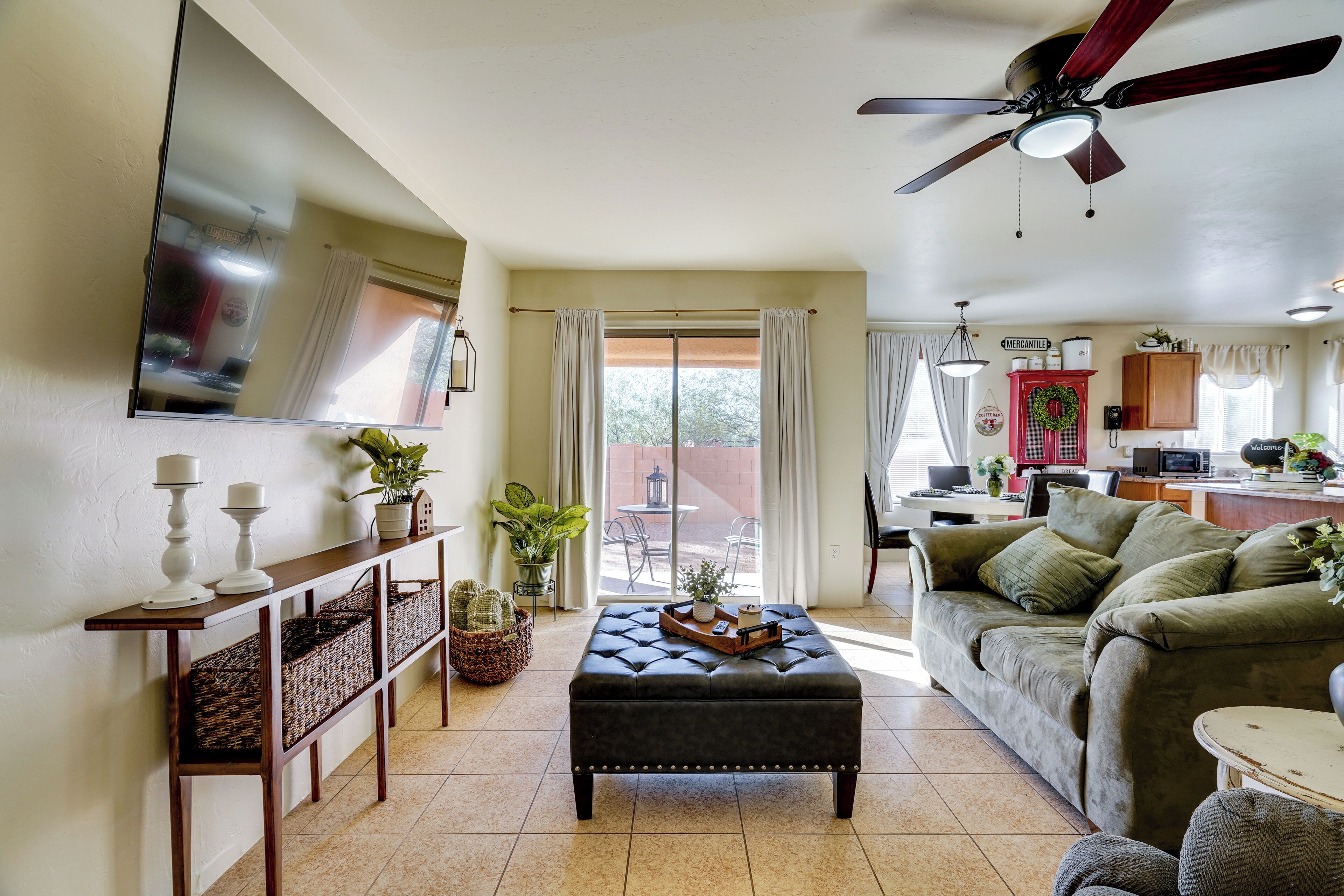 House (3 Bedrooms) | Interior