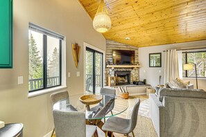 House (2 Bedrooms) | Interior