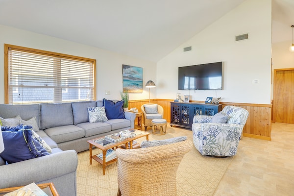 Hot Tub & Ocean Views: Kitty Hawk Haven! - Kitty Hawk, NC
