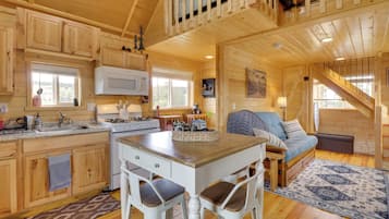 Apartment (0 Bedroom) | Interior