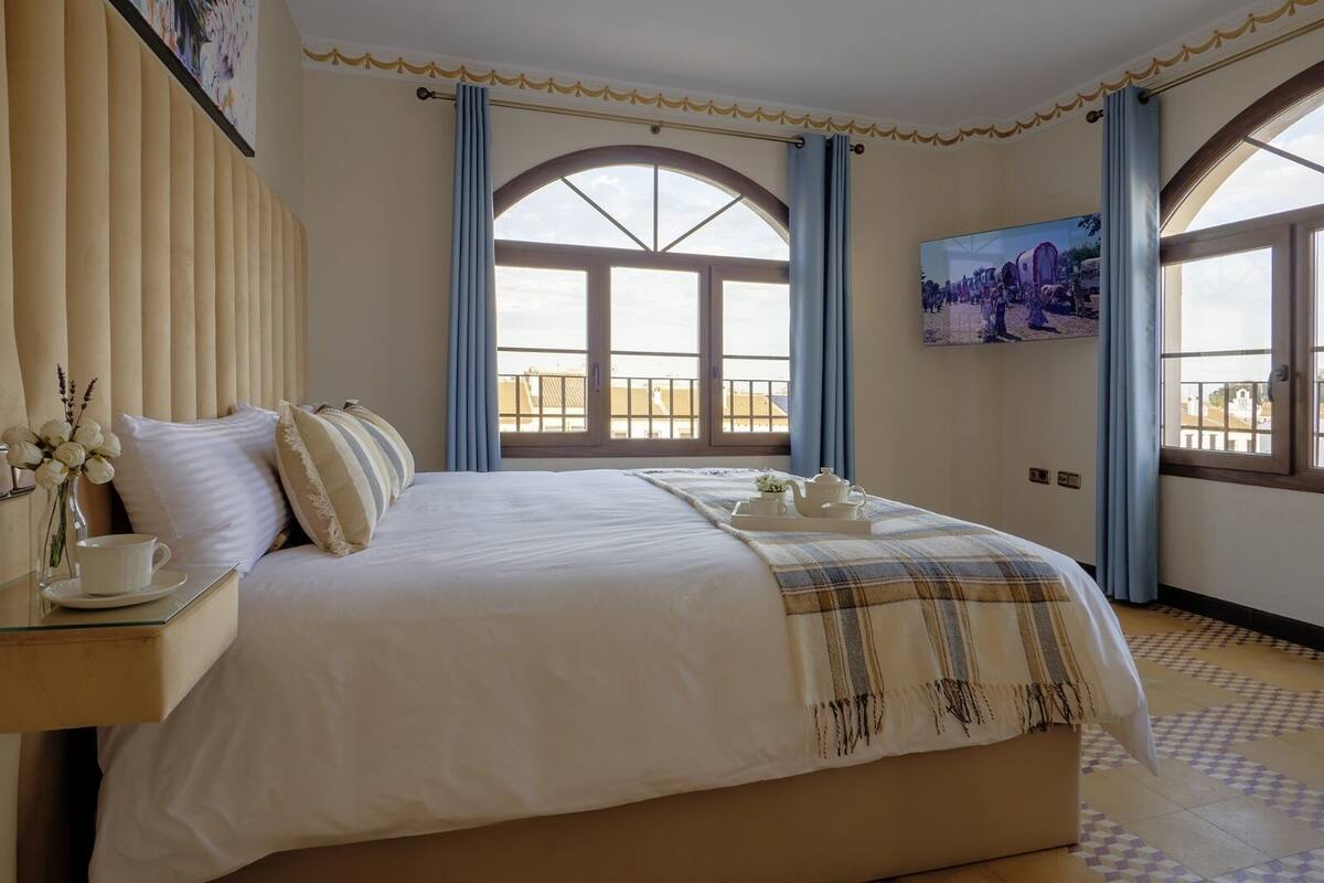 Superior Triple Room, City View