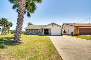 House (4 Bedrooms) | Interior - Direct Gulf Access: Hernando Beach Escape! (Spring Hill)