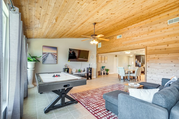 House (4 Bedrooms) | Interior - Direct Gulf Access: Hernando Beach Escape! (Spring Hill)