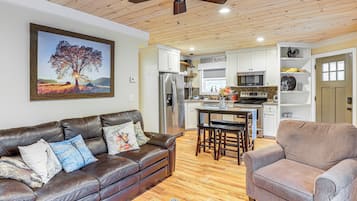 Cottage (2 Bedrooms) | Interior