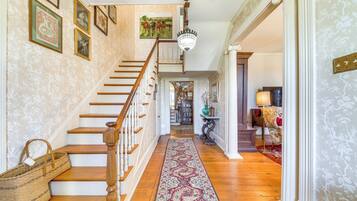 Rumah (5 Bedrooms) | Interior