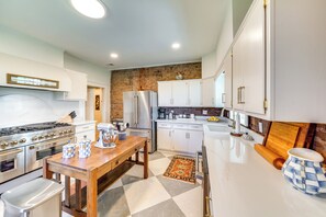 House (5 Bedrooms) | Interior - Historic & Spacious Family Home in Nicholasville! (Nicholasville)