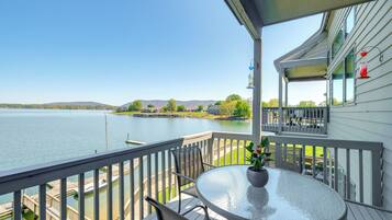 Apartment (2 Bedrooms) | Front of property