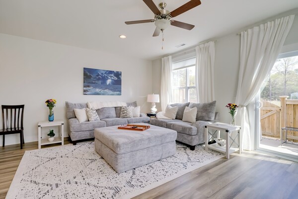 Patio & Grill: Modern Family Home In Hampstead - Hampstead, NC