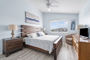 3 chambres, fer et planche à repasser, Wi-Fi, draps fournis